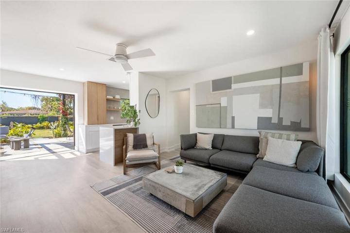 4608  Normandy  DR, Naples, FL 34112