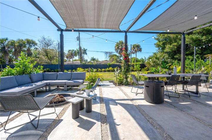 4608  Normandy  DR, Naples, FL 34112
