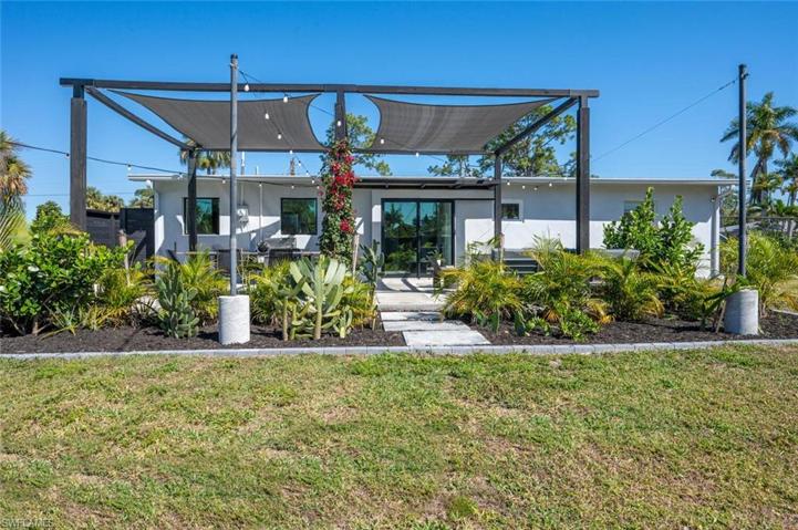 4608  Normandy  DR, Naples, FL 34112