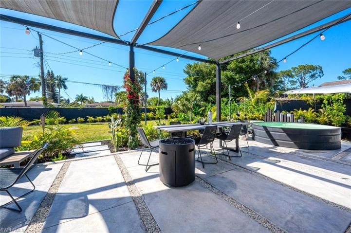 4608  Normandy  DR, Naples, FL 34112
