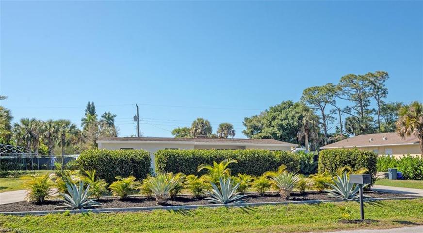 4608  Normandy  DR, Naples, FL 34112