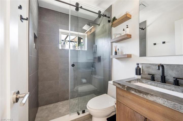 4608  Normandy  DR, Naples, FL 34112