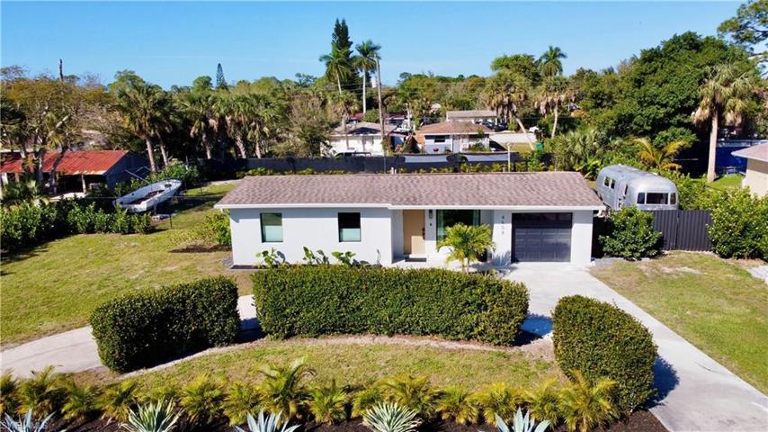 4608  Normandy  DR, Naples, FL 34112