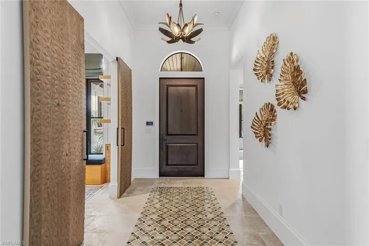 2243 Residence Cir, Naples, Florida 34105
