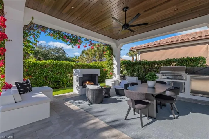 2243 Residence Cir, Naples, Florida 34105