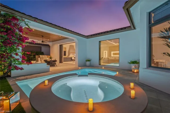 2243 Residence Cir, Naples, Florida 34105