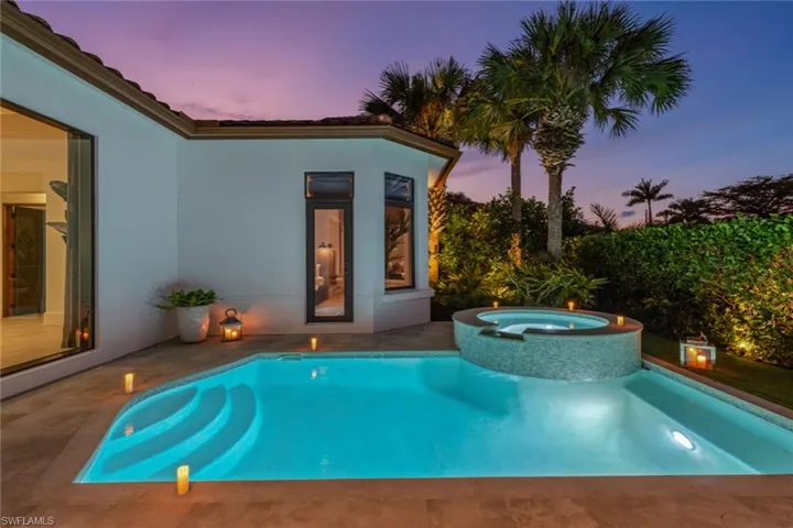 2243 Residence Cir, Naples, Florida 34105