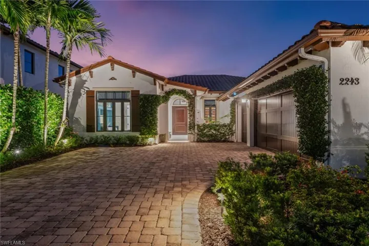 2243 Residence Cir, Naples, Florida 34105