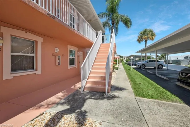 4550 Se 5th Pl 202, Cape Coral, Florida 33904