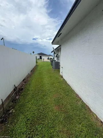 157 Dabou Loop, Belle Glade, Florida 33430
