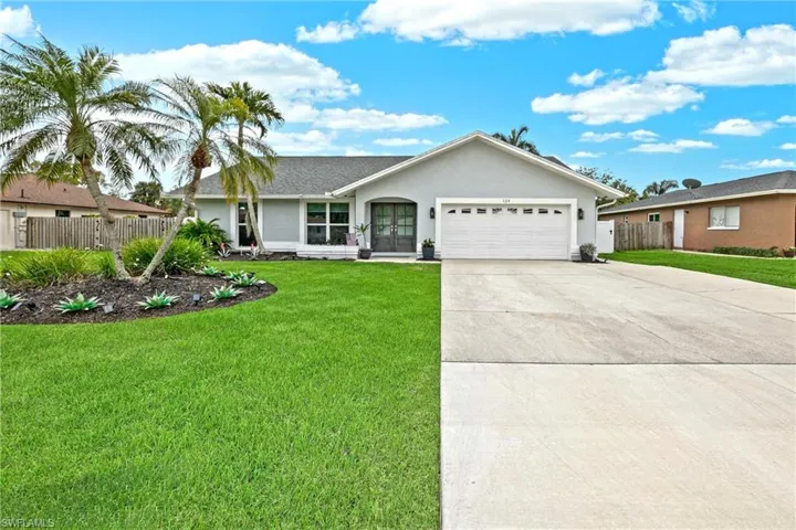 124 Willowick DR, NAPLES FL 34110