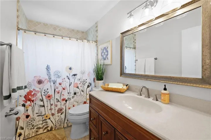 124 Willowick DR, NAPLES FL 34110