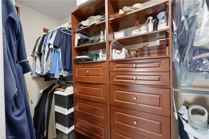 124 Willowick DR, NAPLES FL 34110