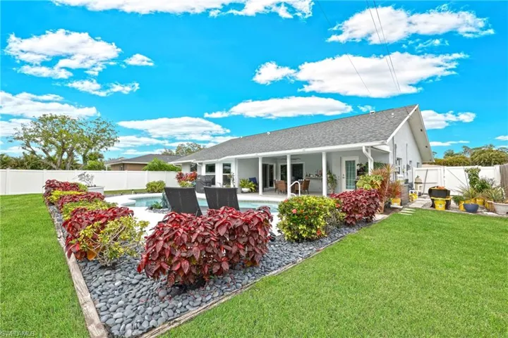124 Willowick DR, NAPLES FL 34110