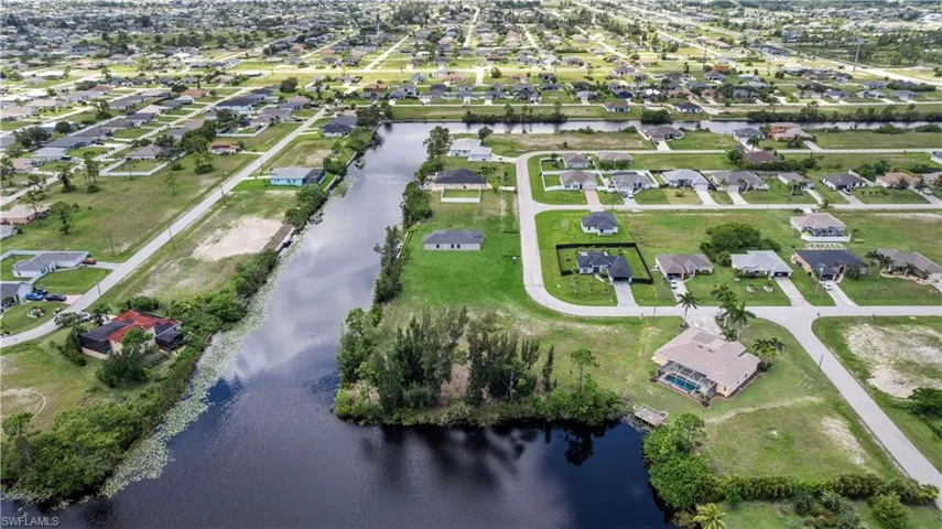 2549 Nw 22nd Pl, Cape Coral, Florida 33993