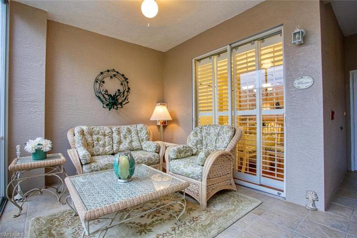 Enclosed lanai with sliders to the kitchen