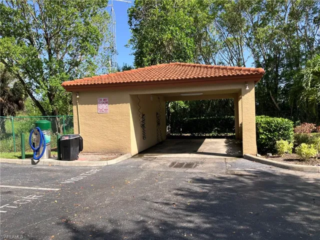 Car Wash and Vacuum area