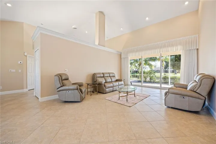 6624 Highland Pines Cir, Fort Myers, Florida 33966