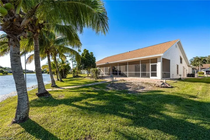 6624 Highland Pines Cir, Fort Myers, Florida 33966