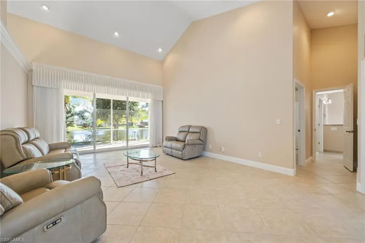 6624 Highland Pines Cir, Fort Myers, Florida 33966