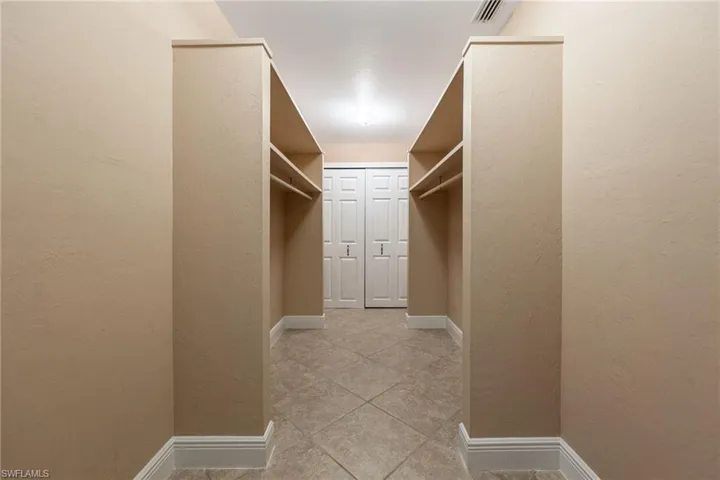 6624 Highland Pines Cir, Fort Myers, Florida 33966
