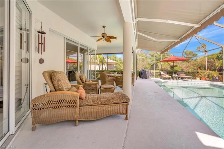 Lanai w/ electric awning