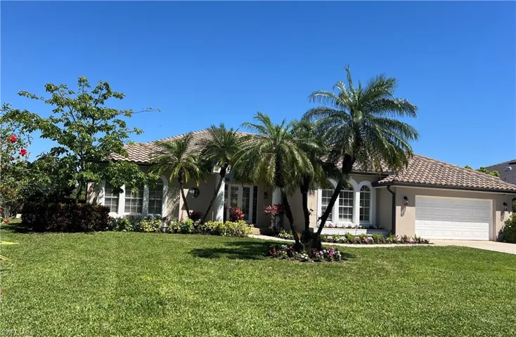 8857  Lely Island  CIR, Naples, FL 34113
