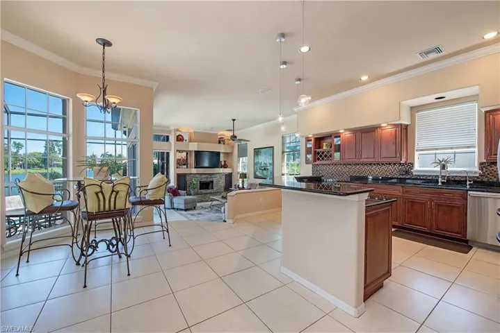 8857  Lely Island  CIR, Naples, FL 34113
