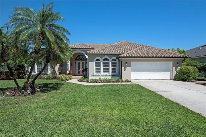 8857  Lely Island  CIR, Naples, FL 34113