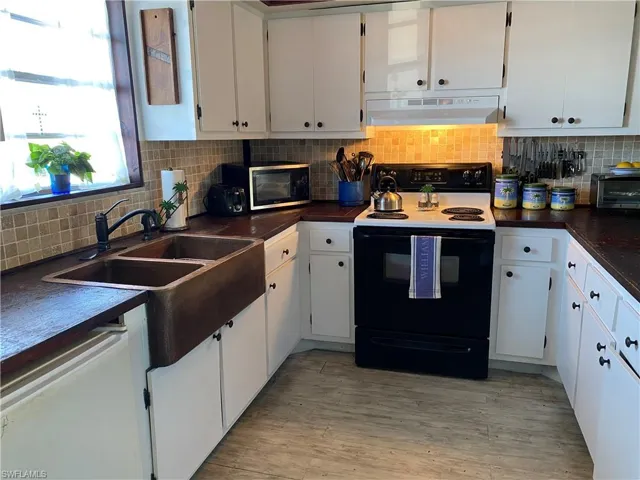 5435  Rattlesnake Hammock  RD, Naples, FL 34113