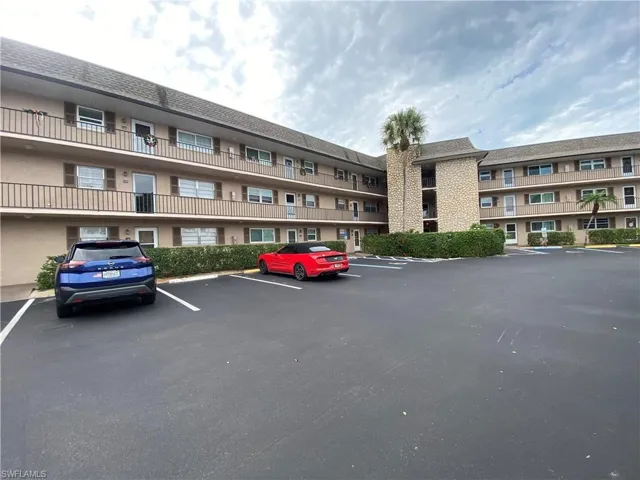 5435  Rattlesnake Hammock  RD, Naples, FL 34113