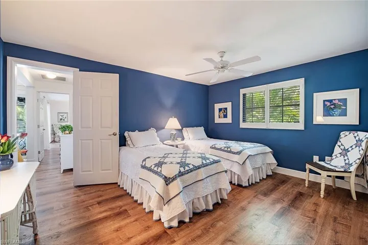 525  Port Side  DR, Naples, FL 34103