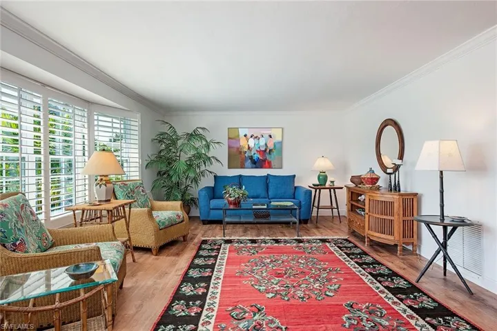 525  Port Side  DR, Naples, FL 34103