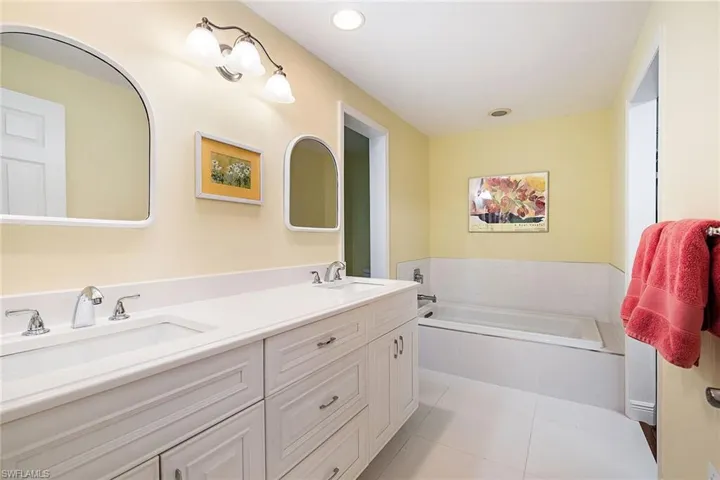 525  Port Side  DR, Naples, FL 34103