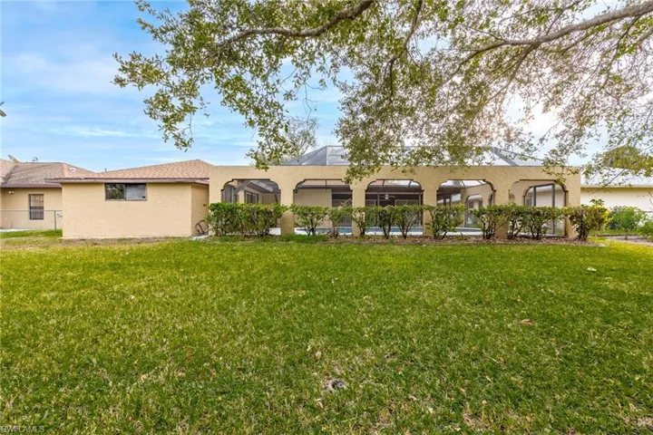 View of front of house featuring a front yard