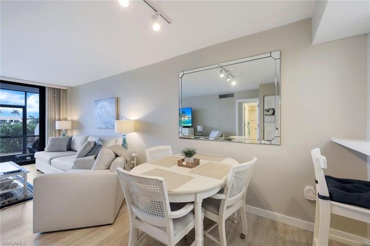 601  Seaview  CT, MARCO ISLAND, FL 34145