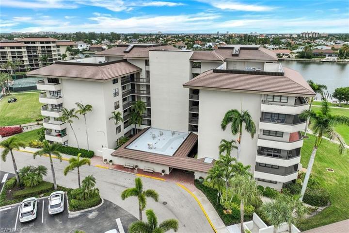 601  Seaview  CT, MARCO ISLAND, FL 34145