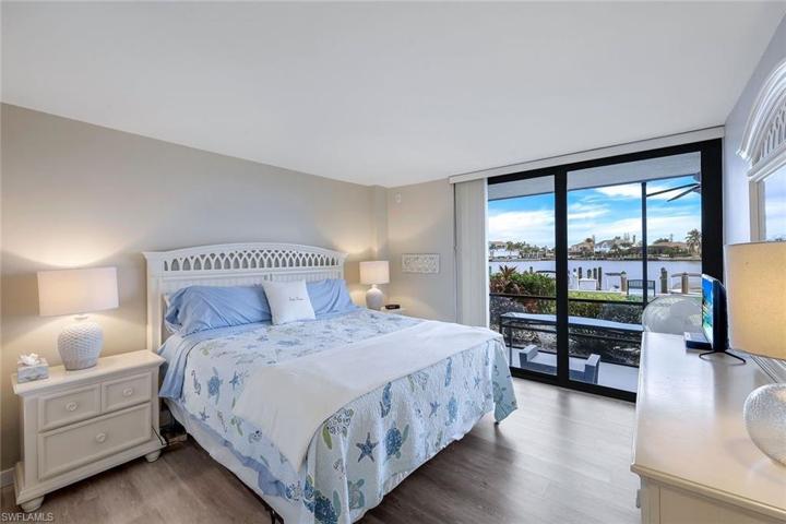 601  Seaview  CT, MARCO ISLAND, FL 34145
