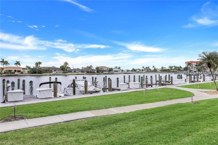 601  Seaview  CT, MARCO ISLAND, FL 34145