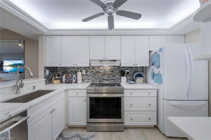 601  Seaview  CT, MARCO ISLAND, FL 34145
