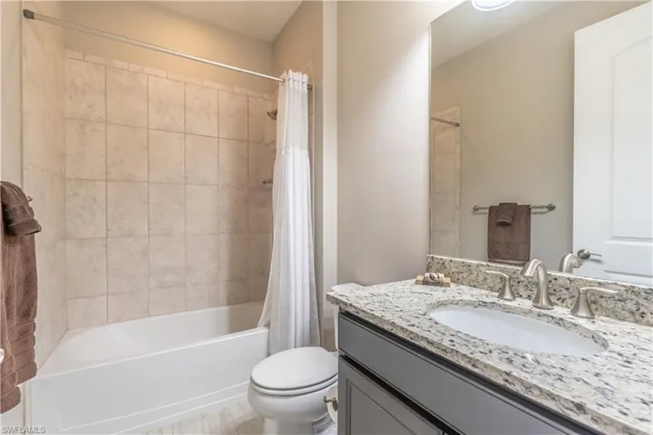 7343  Mockingbird  CT, Naples, FL 34114