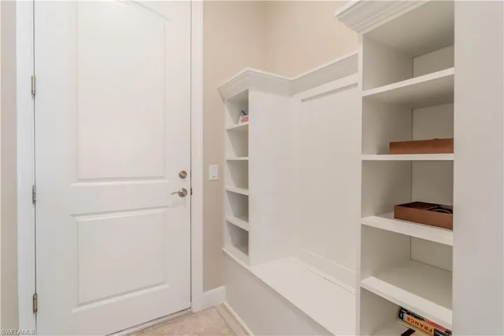 7343  Mockingbird  CT, Naples, FL 34114