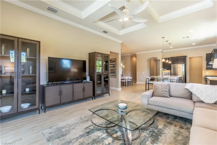 7343  Mockingbird  CT, Naples, FL 34114