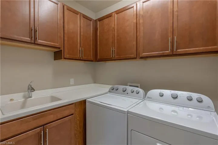7343  Mockingbird  CT, Naples, FL 34114
