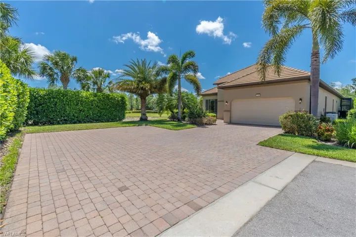 7343  Mockingbird  CT, Naples, FL 34114