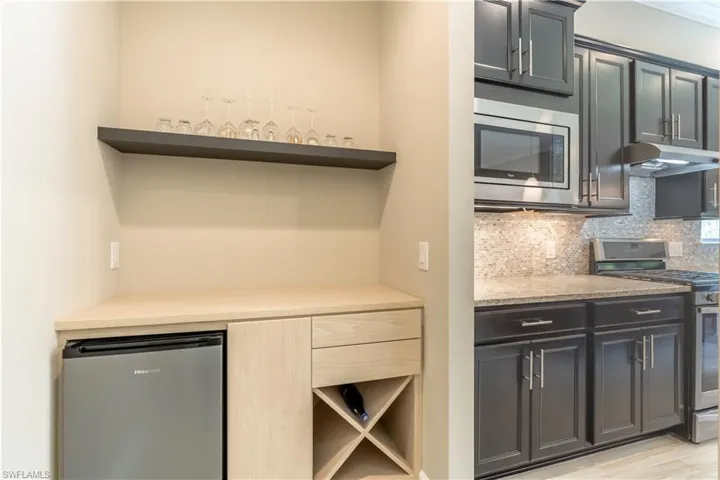7343  Mockingbird  CT, Naples, FL 34114