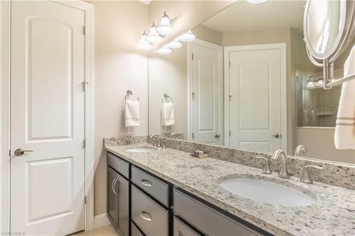 7343  Mockingbird  CT, Naples, FL 34114