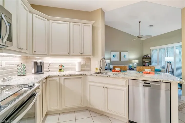 9221  Bayberry  BEND, Fort Myers, FL 33908