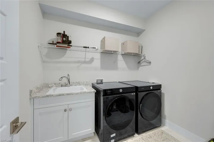 1030 Nw 38th Pl, Cape Coral, Florida 33993