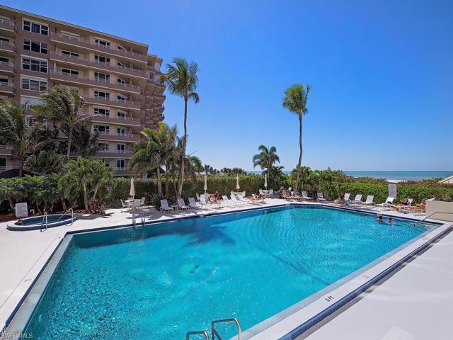 Gorgeous pool on the south side of the building getting great sun all day long.